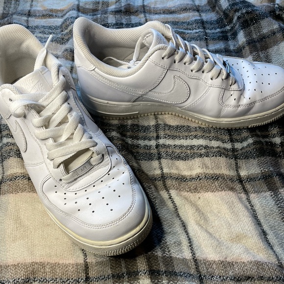 Nike Air Force 1 - Picture 1 of 5